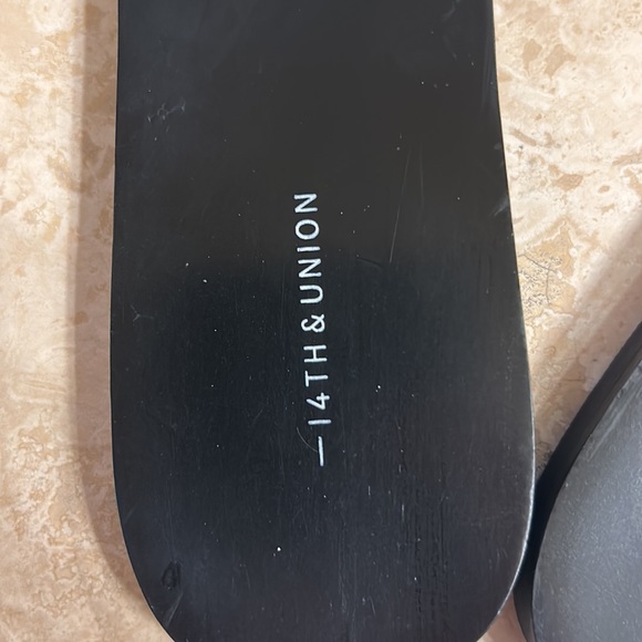 14th & Union Black Slide Sandals - Picture 2 of 4